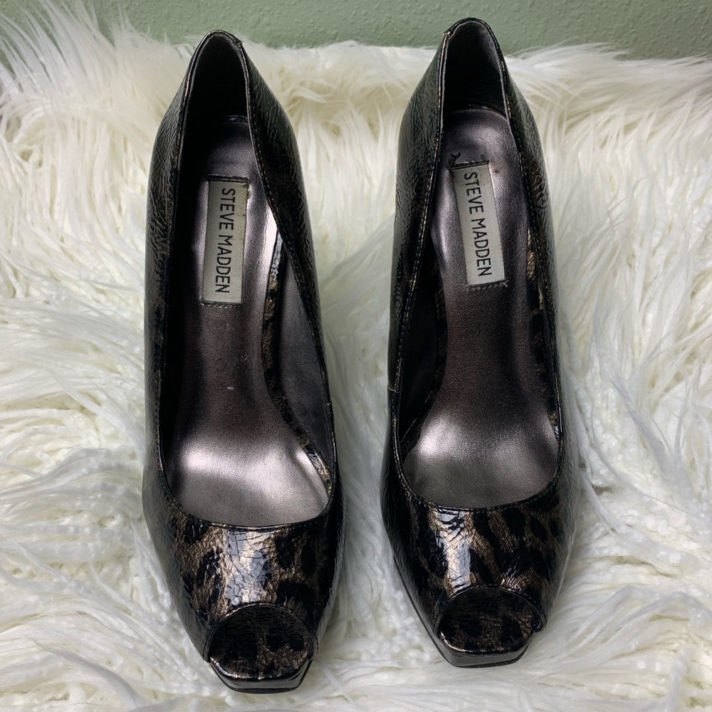 Steve Madden sz 8 Stiletto peep toe heels cheetah